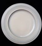 Par de supla branco de material em plástico de excelente qualidade - Diâmetro: 36 cm - Lote consta pequeninos descascado na pintura.