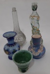 Lote com cinco peças ,  mini jarro em louça e garrafa decorativa em vidro Porcelana japonesa  fina o azul claro.