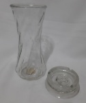 Jarra em vidro marca Wheaton sem uso e cinzeiro- Altura: 22 cm e Diâmetro: 10 cm ( cinzeiro lasacdo na base )
