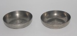Antigo par de bowls em estanho marcados na base GS X MG - Diâmetro: 11,5 cm - Lote com marcas do tempo, marcas de oxidação.
