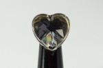 Anel em prata 925, adornado com cristal na forma de coração ao centro - Aro 17 - Tamanho : 30 mm x 25 mm.