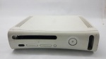 Videogame Console Xbox 360 Branco , game lançado em 2001 (Apenas console, vídeo game foi comprado em um Grande lote,  de um grande colecionador do Rio de Janeiro, onde foi informado pelo mesmo que em teste o mesmo liga, não foi testado em nossa loja por isso não garantimos o funcionamento)