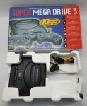 Console Videogame Super Mega Drive III  Na Caixa. Excelente Estado de Conservação., Caixa linda Impecável, Vídeo game Testado por nossa equipe e Funcionando (Não garantimos o funcionamento caso o envio seja feito pelos correios ou transportadora).Lançado em outubro de 1988 no Japão ,é um console de vídeo game de 16 bits da Sega que concorria diretamente com o Super Nintendo Entertainment System. O console fez grande sucesso na década de 1990