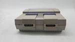 Console Videogame Super Nintendo Excelente Estado de Conservação.Testado por nossa equipe e Funcionando.Apresenta Mal Contato no Conector de Energia. (Não garantimos o funcionamento caso o envio seja feito pelos correios ou transportadora).