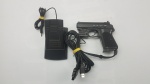 Pistola para Console Videogame Playstation 2/PS2 Foston Com Pedal para Recarga.A mesma liga , mas não foram testadas as suas funcionalidades , pois não haviam jogos compatíveis disponíveis para a mesma no momento do teste.Não garantimos o funcionamento caso o envio seja feito pelos correios ou transportadora