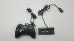 2 Controles Manetes Para Videogame Console Master System(Original) e Xbox 360 (Paralela).Funcionando, porém, a de Master System apresenta o fio ruim e a de Xbox 360 apresenta mal contato. Indicamos a retirada do item diretamente em nossa loja.Caso seja solicitado o envio por correios ou transportadora,não nos responsabilizamos caso o item ao chegar não funcione.