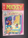 Gibi ou HQ - Mickey Revista Mensal da Walt Disney 235, ano 1972, editora Abril, sem contracapa, possui assinatura na capa.