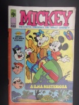 Gibi ou HQ - Mickey Revista Mensal de Walt Disney 322, ano 1979, editora Abril, lombada com grampos enferrujados.