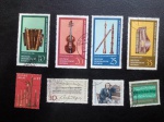 Colecionismo Filatelia Selos Antigos. Lote com 8 selos na temática Música. Instrumentos Musicais. Compositor.
