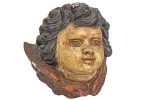 SÉC. XIX/XX - Antigo Anjo esculpido em bloco de madeira nobre, no estilo barroco, com policromia. Dimensões: 16 cm X 16 cm X 8 cm (Alt./Larg./Prof.). cxx