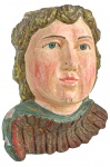 SÉC. XIX / XX - Belíssima Escultura, representando Querubim, no estilo Barroco, esculpido em bloco de madeira, com rica policromia. Dimensões: 15,5 cm X 13,5 cm X 9 cm (Alt./Comp./Larg.). cl