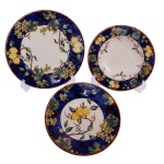 Conjunto de peças para jantar de porcelana nacional. Coleção Platinum, by Porto Brasil. Constando de 42 peças, sendo: 18 pratos rasos (26 cm), 06 pratos fundo (22 cm), 18 pratos de sobremesa (20 cm). Este lote encontra-se em Belo Horizonte, MG, e só estará disponível em nossa loja a partir do dia 13 de Outubro.