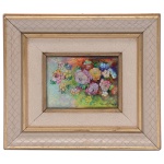 CAMILE FAURÉ - Pintura em esmaltes policromados de Limoges, apresentando composição com flores. Assinado e localizado Fauré Limoges no cid. Traz no verso selo Label de Qualité. 6 x 8 cm (MI). 14 x 17 cm (ME). Este lote encontra-se em Belo Horizonte, MG, e só estará disponível em nossa loja a partir do dia 13 de Outubro.
