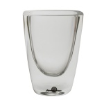 Vaso de cristal sueco liso e translucido. Assinado no fundo e com selo da Cristalerie Stromberg Shittan. 14 cm. Lote pertencente ao acervo de tradicional família paulistana de Américo Moreira dos Santos e Anella Mafalda Malzoni.