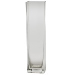 Vaso solifleur de cristal europeu liso e translucido. 23 cm. Apresenta leve bicado. Lote pertencente ao acervo de tradicional família paulistana de Américo Moreira dos Santos e Anella Mafalda Malzoni.
