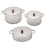 Conjunto de 3 legumeiras F. W. Broggo. Milano. 15 x 24 x 18 cm / 13 x 21 x 16 cm / 10 x 24 x 19 cm. Lote pertencente ao acervo de tradicional família paulistana de Américo Moreira dos Santos e Anella Mafalda Malzoni.