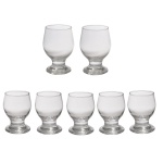 Conjunto de 7 taças de vidro translucido, sendo 2 (10 cm) e 5 (9 cm). Lote pertencente ao acervo de tradicional família paulistana de Américo Moreira dos Santos e Anella Mafalda Malzoni.
