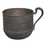Antiga Floreira em cobre com alças. 19 x 19 cm. Lote pertencente ao acervo de tradicional família paulistana de Américo Moreira dos Santos e Anella Mafalda Malzoni.