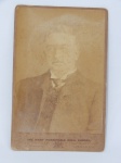 FOTOGRAFIA, uma (1) antiga de CECIL RHODES, fotógrafo W & D. DOWNEY  STUDIOS, 57 e 61, Ebury St. LONDON, S. W., medindo 16,5 x 11 cm.
