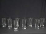 VIDRO FRANCÊS, oito (8) copos, incolores e translúcidos, para água ou refresco, boca cilíndrica, base quadrangular, manufatura ARC, gravada em acidado, medindo 13,5 cm altura.