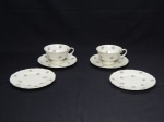 PORCELANA ALEMÃ, par (2) trios para chá (xícara, pires e prato de bolo), ornamentação floral policromada, arremates a ouro, manufatura K & A (KRAUTHEIM ET ADELBERG, Selb, Bavária, Alemanha; em 1884 Christoph Krautteim abriu um atelier de decoração; em 1889 seu cunhado Richard Adelberg juntou-se a ele; em 1912 abriram a própria fábrica de porcelana; em 1933 morre Christoph Krautteim; em 1979 encerrou as atividades), medindo a maior peça 15 cm diâmetro.