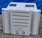 Ar Condicionado marca da Manufatura Springer, 10.000btu's, modelo QCI108BB. Funcionando, porém usado e sem garantias. 39 x 51 x 50cm.