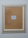 Moldura em madeira com pátina bege e vidro, Manufatura Molduart. 50 x 60cm.