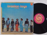 Brazilian Boys  A Caminho LP 1976 Bom Estado. Gravadora Seara 70's. Capa em bom Estado com fitas adesiva nas bordas. Disco em bom estado com riscos superficiais.