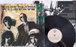Traveling Wilburys  Vol. 3 LP Brasil 1990 Rock Encarte Excelente estado. Gravadora Warner 90's. Capa e disco em excelente estado. Inclui encarte.