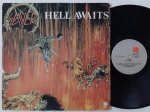 Slayer  Hell Awaits LP Brasil 1987 Metal Bom Estado. Gravadora Young 80's. Capa em estado regular com amassos e desgastes onde se introduz o disco. Disco em bom estado com riscos médios que nao impedem uma boa reprodução.