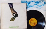 Paulinho Da Viola LP 1975 Gatefold Encarte Samba Raiz Muito bom Estado.Gravadora Odeon primeira edição 70's. Capa em bom estado com amarelados pelo tempo. Disco em muito bom estado. Inclui encarte.