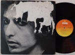 Bob Dylan  Hard Rain LP IMPORT UK 1976 Disco em muito bom estado. LP Original Ingles Gravadora CBS 70's. Disco em muito bom estado. Capa em estado regular com danos na frente e contra capa, falta uma parte.