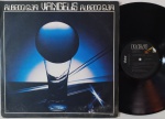 Vangelis  Albedo 0.39 LP Brasil 1982 Bom Estado.Gravadora RCA 80's. Capa em bom estado. Disco em bom estado com riscos superficiais.