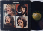 The Beatles Let It Be LP Brasil 1970 Apple Bom Estado. Gravadora Apple 70's. Disco em bom estado com riscos superficiais. Capa em estado regular, com amassos , manchas e desgastes na espinha e entorno da capa.