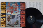 Guns N' Roses  Appetite For Destruction LP Brasil 1987 Encarte Bom Estado. Gravadora Geffen 80's. Capa em bom estado com desgastes discretos. Disco em bom estado com riscos superficiais.