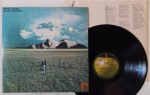 John Lennon - Mind Games LP Brasil 1974 Encarte Excelente estado. Gravadora Apple 70's. Primeira Edição 1974 Com capa laminada e encarte. Disco e capa em excelente estado.