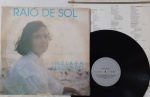 Indiara Machado - Raio de Sol LP Independente Obscuro Encarte Folk MPB Excelente estado. Raro e Obscuro LP independente. Capa em bom estado , com amassos, manchas amareladas pelo tempo e desgastes na parte inferior. Disco em excelente estado. Inclui encarte.
