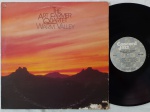 The Art Farmer Quartet  Warm Valley LP IMPORT USA Jazz Muito bom estado. LP original Americano 80's Picante records. Disco em muito bom estado. Capa em bom estado, com desgaste na parte inferior na frente e contra capa.