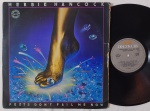 Herbie Hancock  Feets Don't Fail Me Now LP Brasil 1979 Disco Funk Bom estado. Gravadora CBS 70's. Disco em bom estado com riscos superficiais. Marca de caneta em ambos os rotulos. Capa em bom estado , com desgastes onde se introduz o disco.