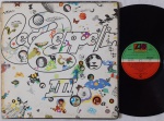 Led Zeppelin III LP Gatefold 1974 IMPORT Argentina Muito bom Estado.LP Original Argentino Gravadora Atlantic 70's. Capa em bom estado , com desgastes na espinha, resíduos de fita transparente na espinha e marcas de envelhecimento natural do tempo. Disco em muito bom estado.