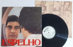 João Nogueira  Espelho LP 1977 Samba raiz Encarte Excelente estado.Gravadora EMI Odeon 70's. Capa e disco em excelente estado. Inclui Encarte.