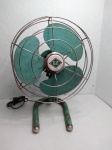 Ventilador Falt Rio, funcionando, com marcas do tempo, (44 cm)