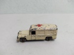 Matchbox Daimler Ambulance, no estado, rodas de metal, raro, England, 1/64