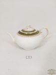 Bule Chá em Porcelana Inglesa Royal., bordas verde .Medida: 8 cm x 11,5 cm , tampa com fio e bicado por dentro
