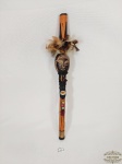 Chocalho Decorativo Artesanato Indigina. Medida: 41,5 cm comprimento