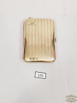 Antigo Porta Maquiagem Monogramada em Metal dourado . Medida: 8 cm x 5,5