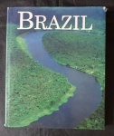 Livro Brazil Tiger Books International, livro ricamente ilustrado em cores Retratando os pontos turísticos o povo e a cultura. Com 128 páginas.