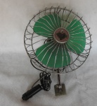 Antigo Ventilador para Automóvel déc. 70 na cor verde, não testado, no estado - Fabricante não identificado.