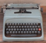 COLECIONISMO Máquina de datilografia Olivetti Studio 44.