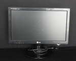 Monitor  LG 20 polegadas usado.  Funcionando no momento, sem garantia. Med. 25cm x 41cm